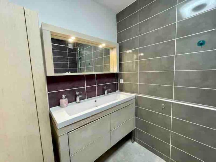 Friendly Bean Apartment Кашан Екстериор снимка